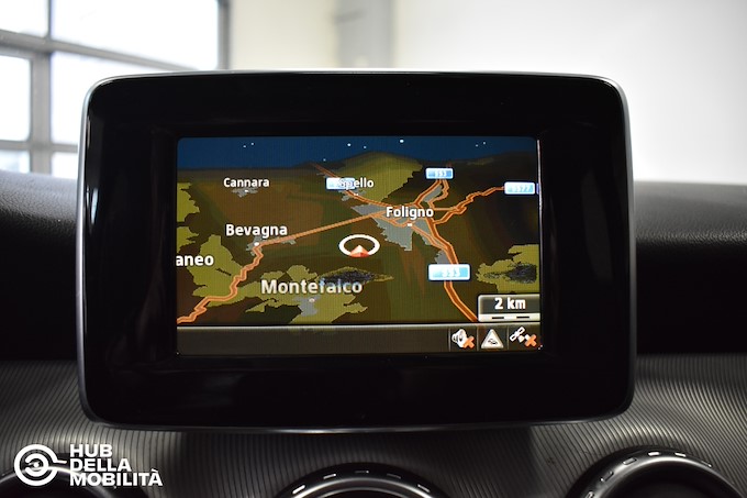 MERCEDES-BENZ GLA 180 CDI Sport